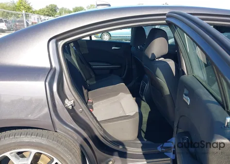 2015 Dodge Charger Sxt z USA, uszkodzony, nr VIN 2C3CDXJG7FH884274